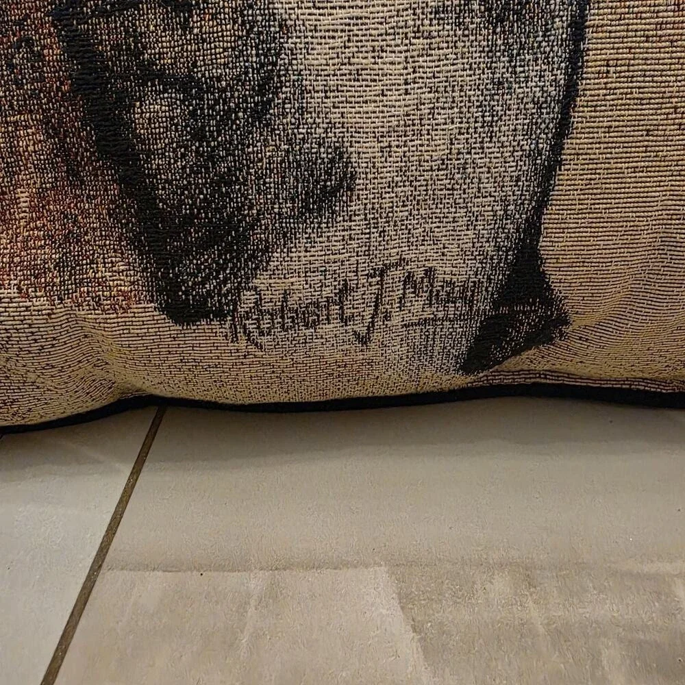 Unbranded robert may